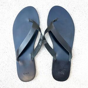 Mango - Black Leather Flip Flop Sandals sz 7
